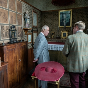 King Charles III in the room of Cardinal Newman at altar